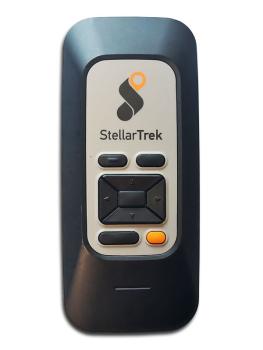 Navigationsgerät mit dem Schriftzug 'StellarTrek' und einem stilisierten Logo über den Tasten