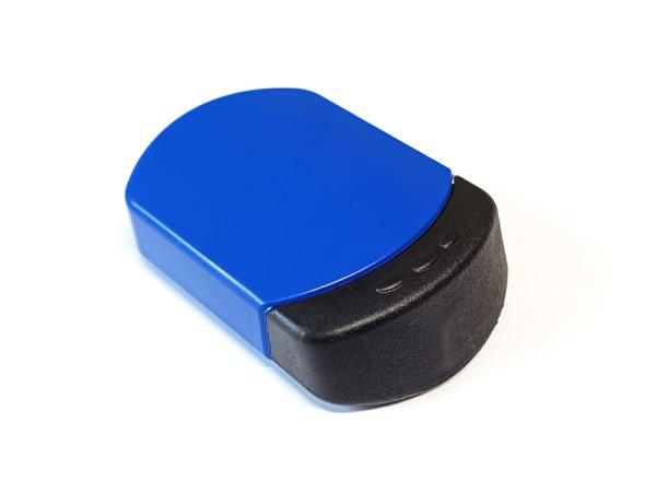 Geschlossene Ansicht des Taschenaschenbechers, hier in der Farbe Blau